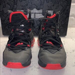 Nike LEBRON XIX YOUTH